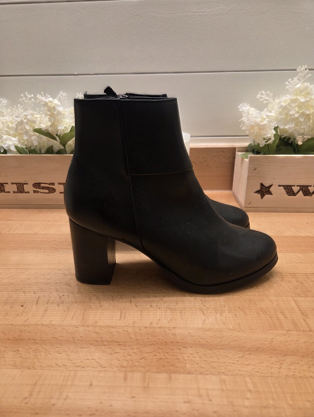 Thursday Boot Company Modern Black Leather Block Heel Ankle Boots Women's Sz 10